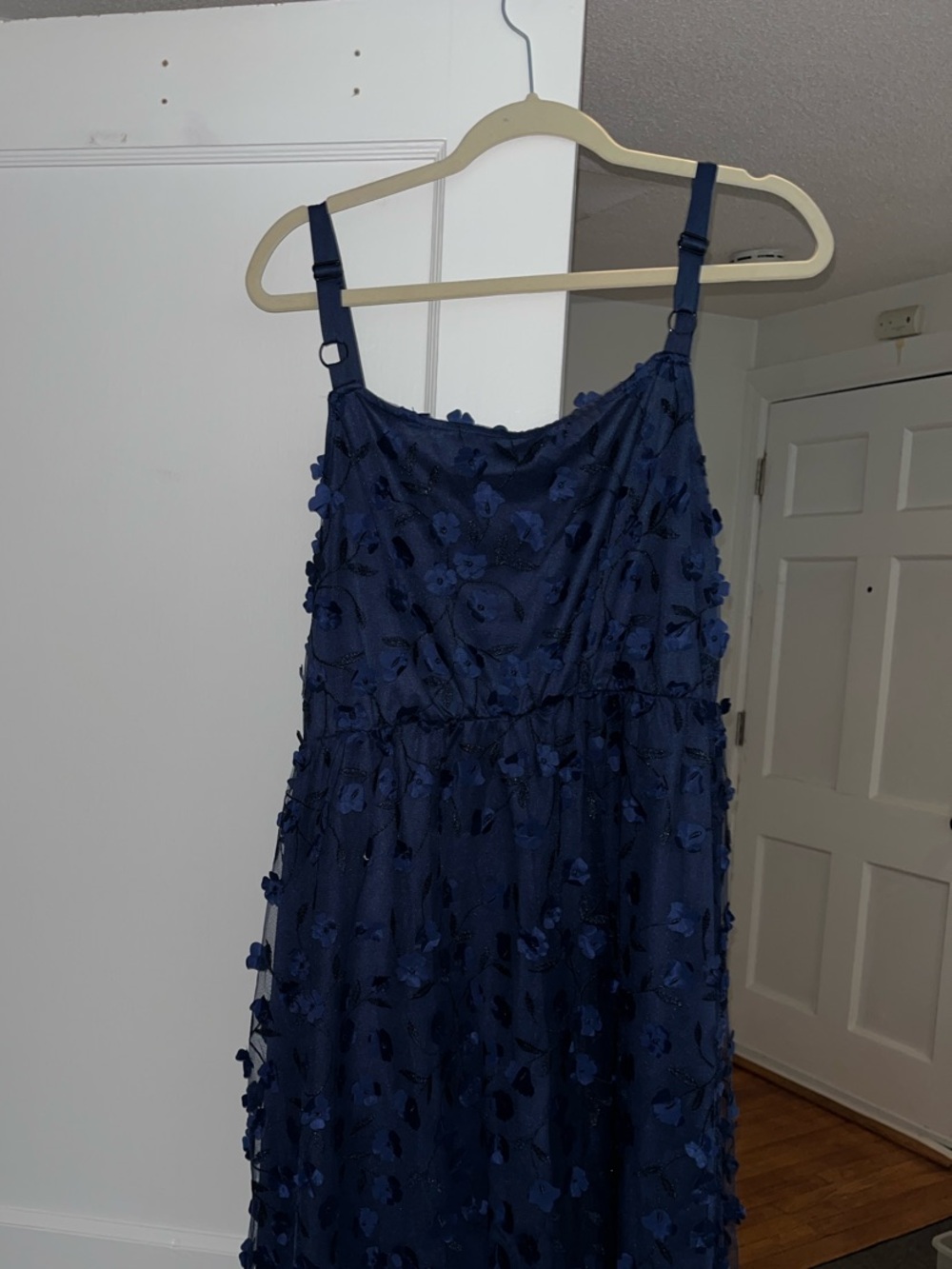 NWOT BloomChic Navy Floral Appliqué Dress - Picture 4 of 4
